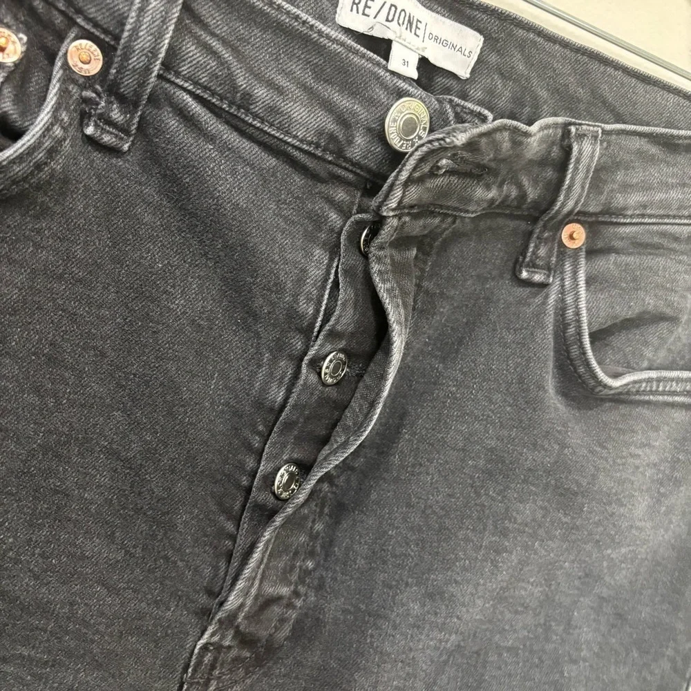 RE/DONE Straight Cropped Raw Hem Button Fly Faded Black Jeans Women’s Size 31